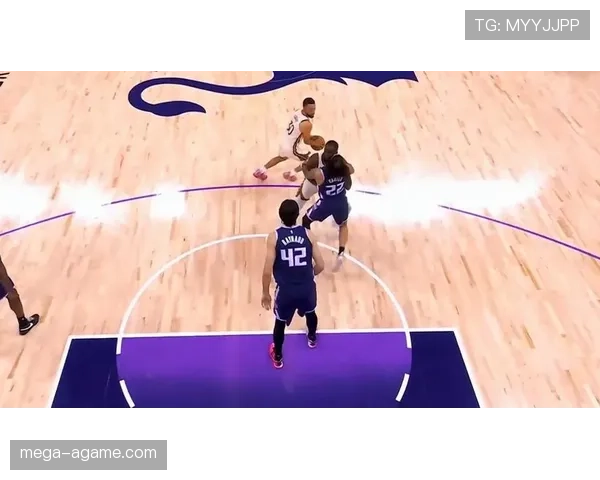 格林挡拆创造机会拉升勇士防守转换效率明显